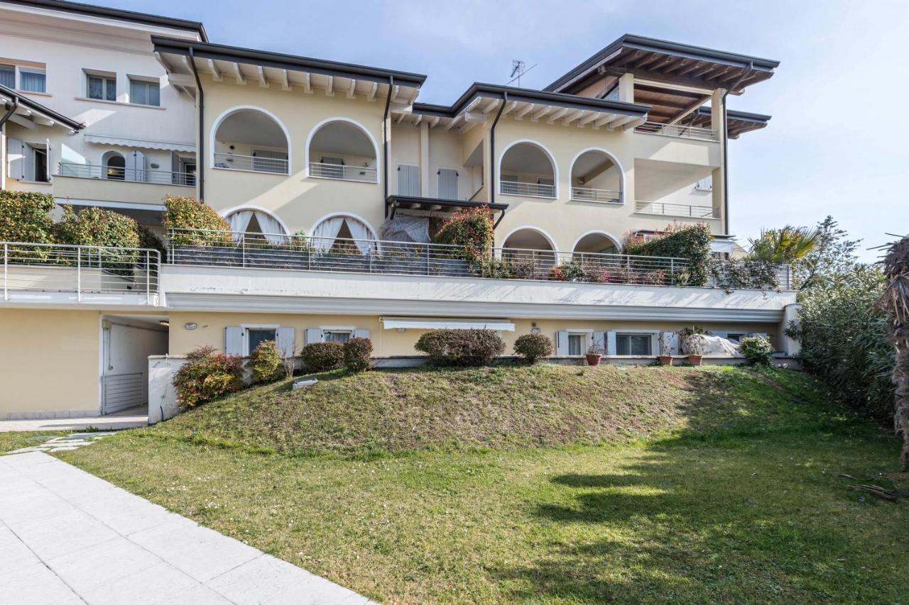 Luxury Apartment With Swimming Pool Lonato Eksteriør bilde